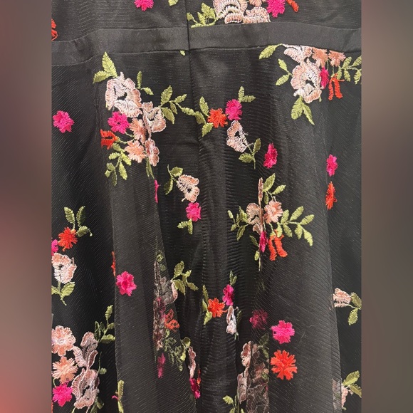 NWT Lulus Black Floral Embroidered Mesh Mini Dress 💘🌹 Size Small 💕✨ - Picture 7 of 12
